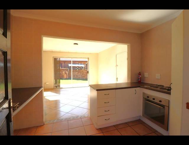 2 BEDROOM PROPERTY TO RENT IN WILGEHEUWEL